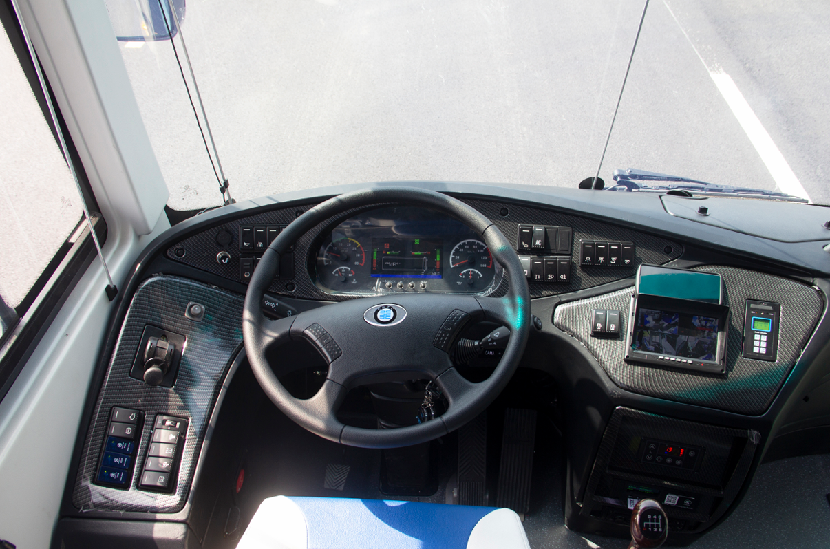 Labor Bus 9m thumb 2